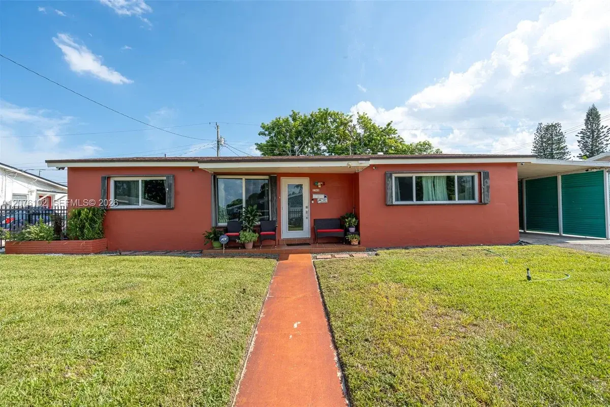 2340 NW 187th St, Miami Gardens: photo 1 of 44