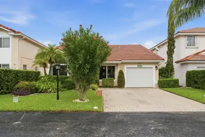 10887 SW 152nd Pl, Miami: photo 1 of 45