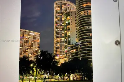 1750 N Bayshore Dr #3403, Miami: photo 1 of 50