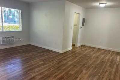 415 76th St #2, Miami Beach: photo 1 of 1