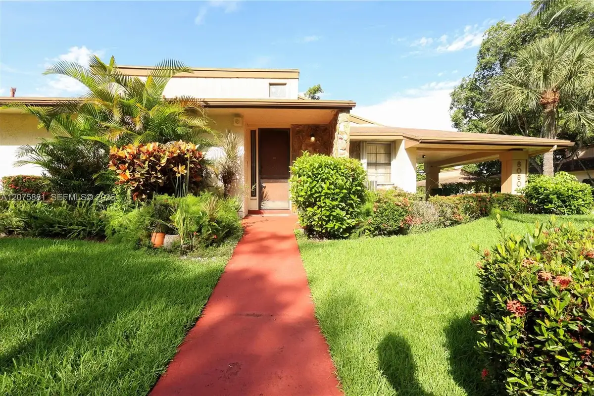 8050 Palmetto Palm Cir #55, Tamarac: photo 1 of 37