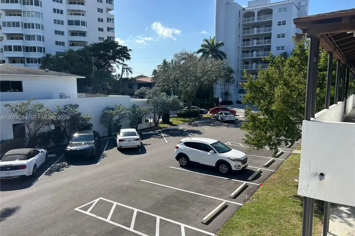 300 Sunset Dr #2, Fort Lauderdale: photo 1 of 7