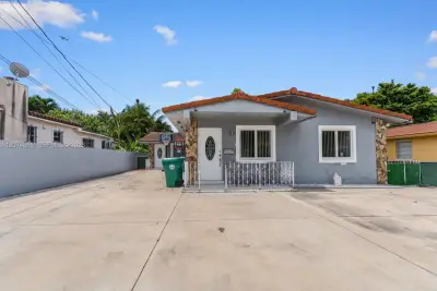 740 NW 32nd Ct, Miami: photo 1 of 22