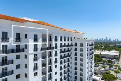 10 Aragon Ave #1601, Coral Gables: photo 1 of 19