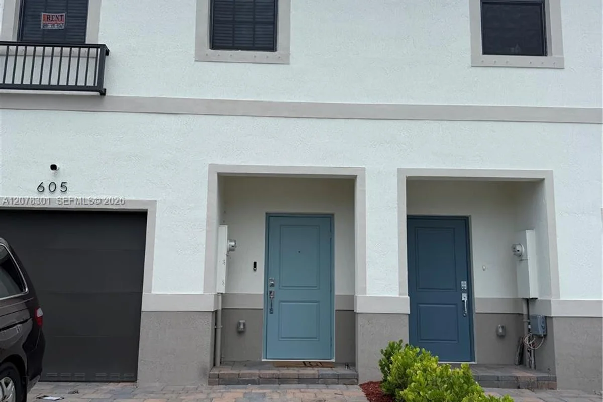 605 NW 6th Ter, Florida City: photo 1 of 8