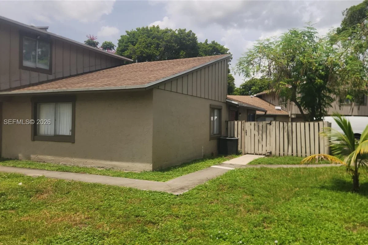 2138 NW 57th Ave #13-C, Lauderhill: photo 1 of 24