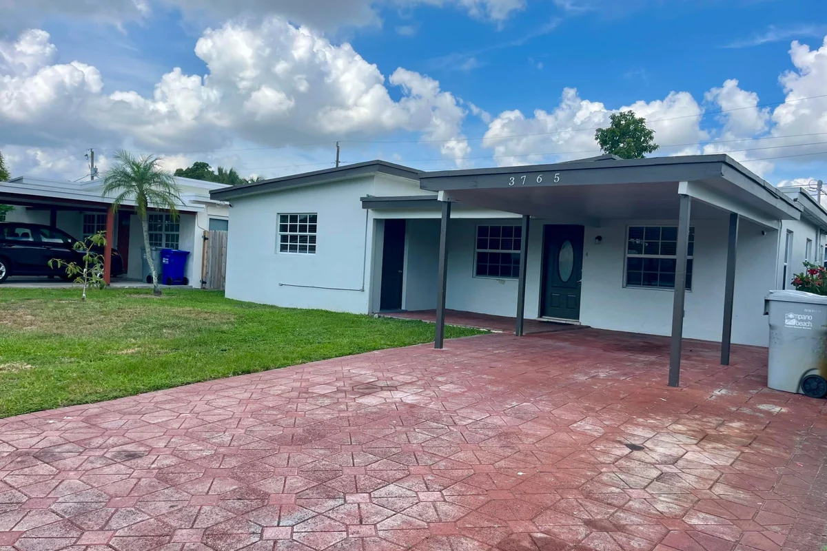 3765 NE 18th Ave, Pompano Beach: photo 1 of 17