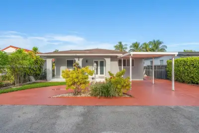 325 SW 122nd Ave, Miami: photo 1 of 26