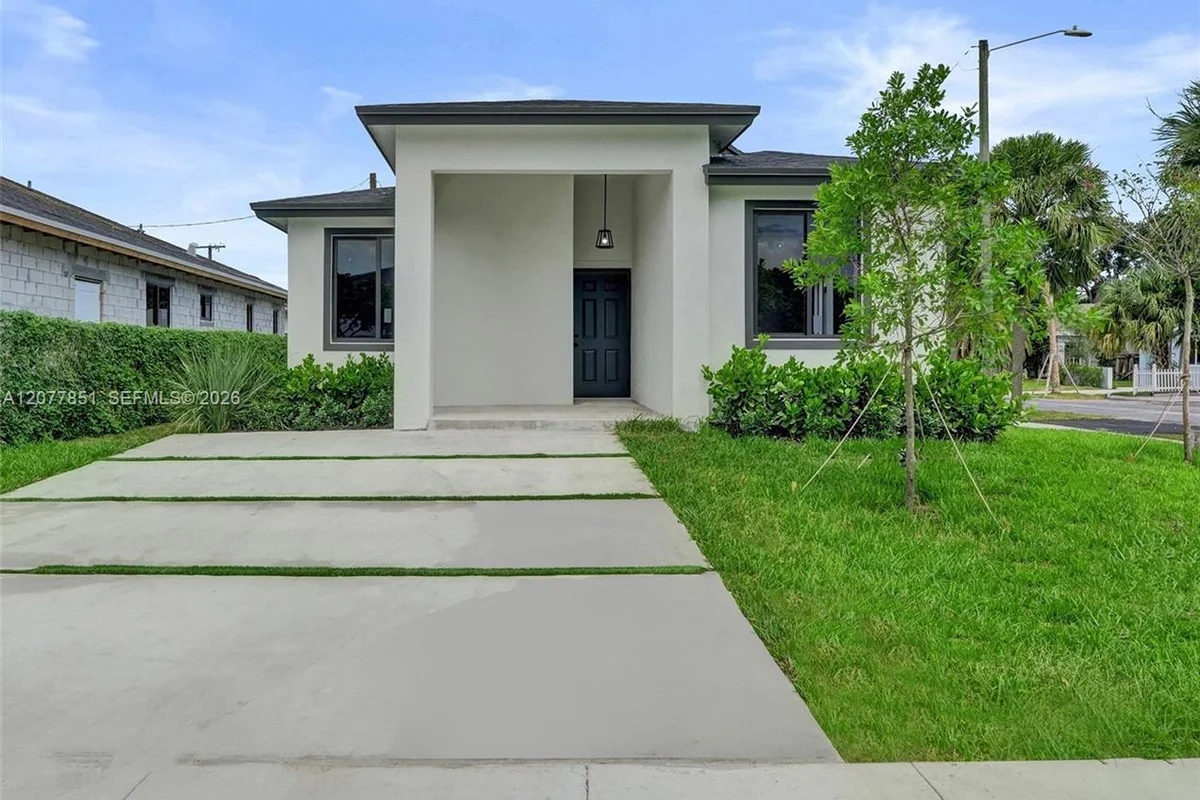 599 SW 12th Ave, Dania Beach: photo 1 of 20