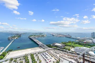 1400 Biscayne Blvd #4203, Miami: photo 1 of 39