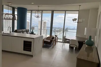 1400 Biscayne Blvd #2106, Miami: photo 1 of 41
