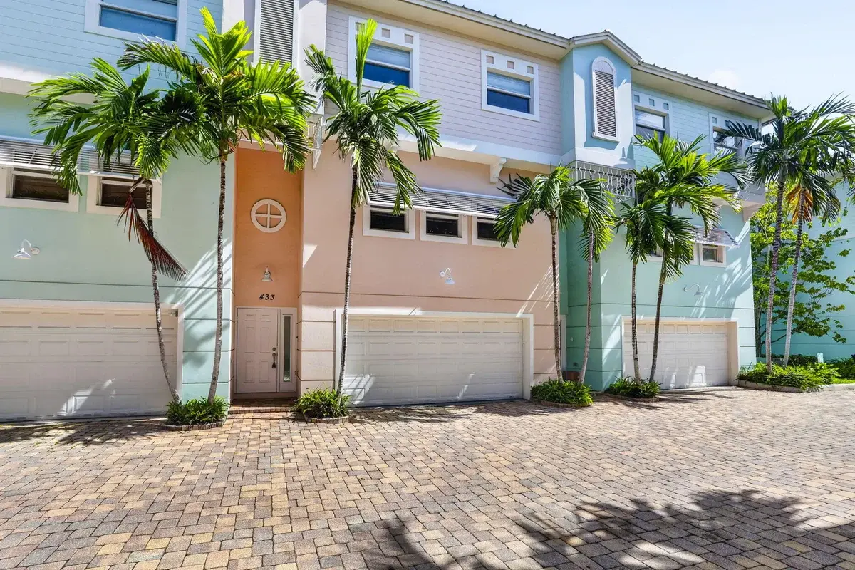 433 NE 1st St, Pompano Beach: photo 1 of 41