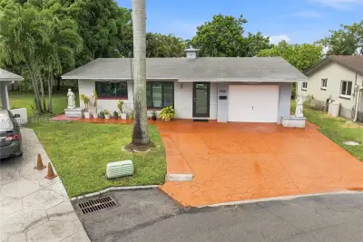 4401 NW 48th Ave, Tamarac: photo 1 of 18