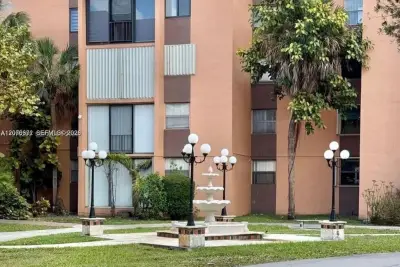 9400 W Flagler St #309, Miami: photo 1 of 15