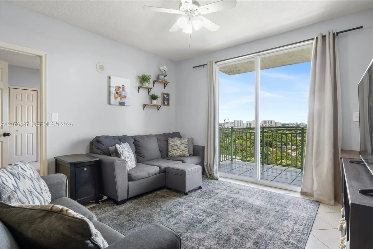 3500 Coral Way #1404, Miami: photo 1 of 17
