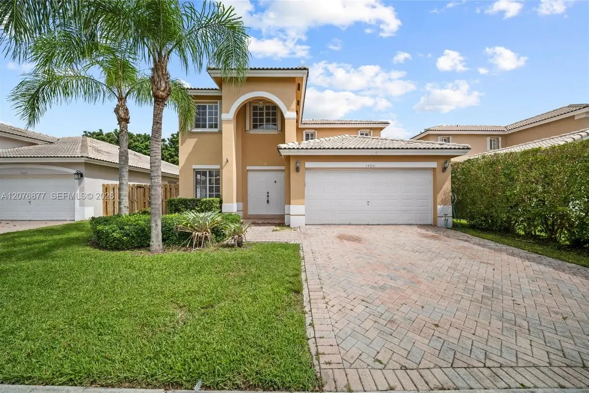 14041 SW 155th Ct, Miami: photo 1 of 17