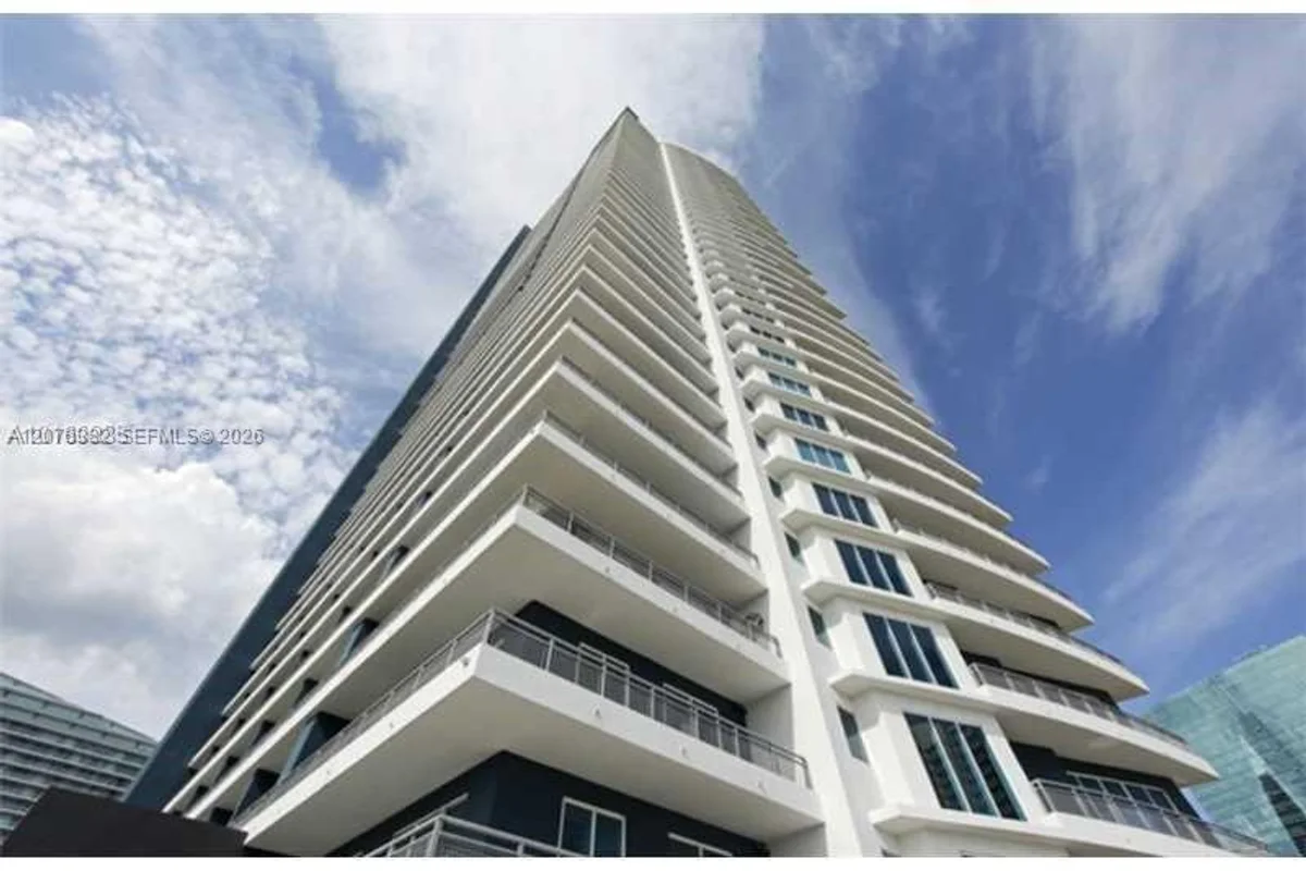 60 SW 13th St #3410, Miami: photo 1 of 23