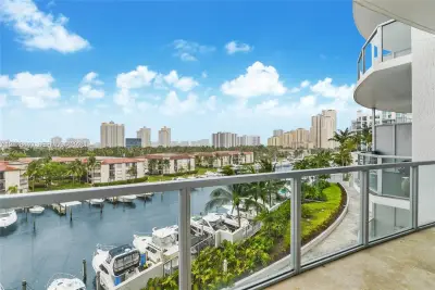 3029 NE 188th St #505, Aventura: photo 1 of 18