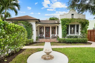 416 Westwood Rd, West Palm Beach: photo 1 of 20