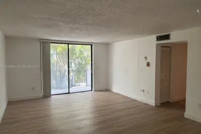 1673 Bay Rd #405, Miami Beach: photo 1 of 17