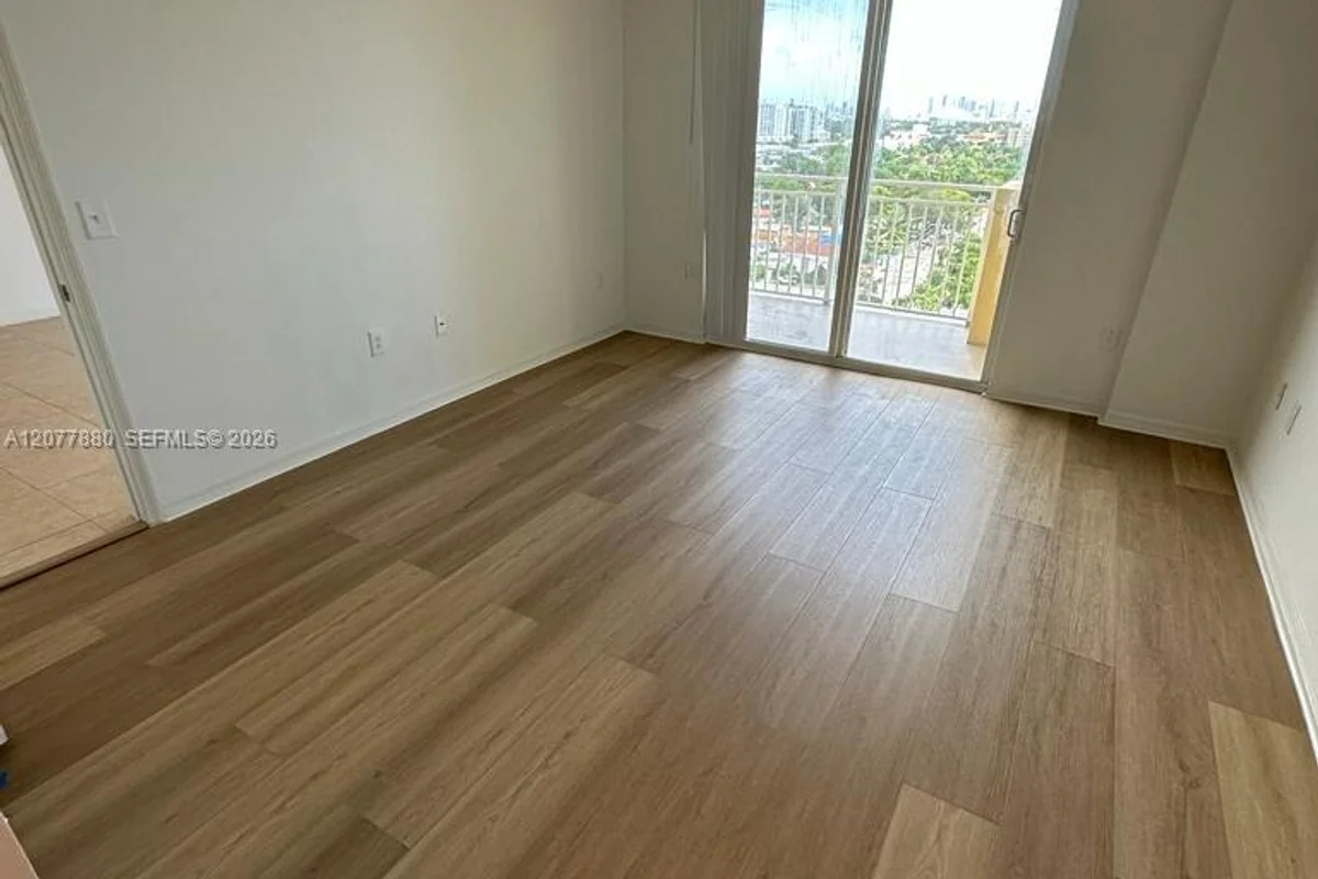 215 SW 42nd Ave #PH11, Miami: photo 1 of 26
