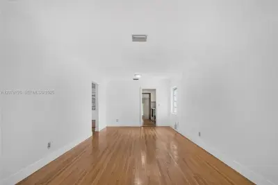 4940 SW 5th Ter, Miami: photo 1 of 24