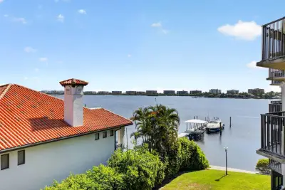 896 N Federal Hwy #421, Lantana: photo 1 of 57