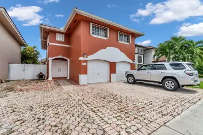 15351 SW 40th Ter, Miami: photo 1 of 35