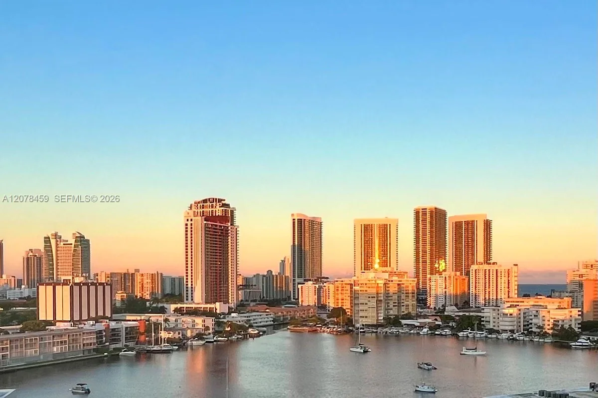427 Golden Isles Dr #16E, Hallandale Beach: photo 1 of 16