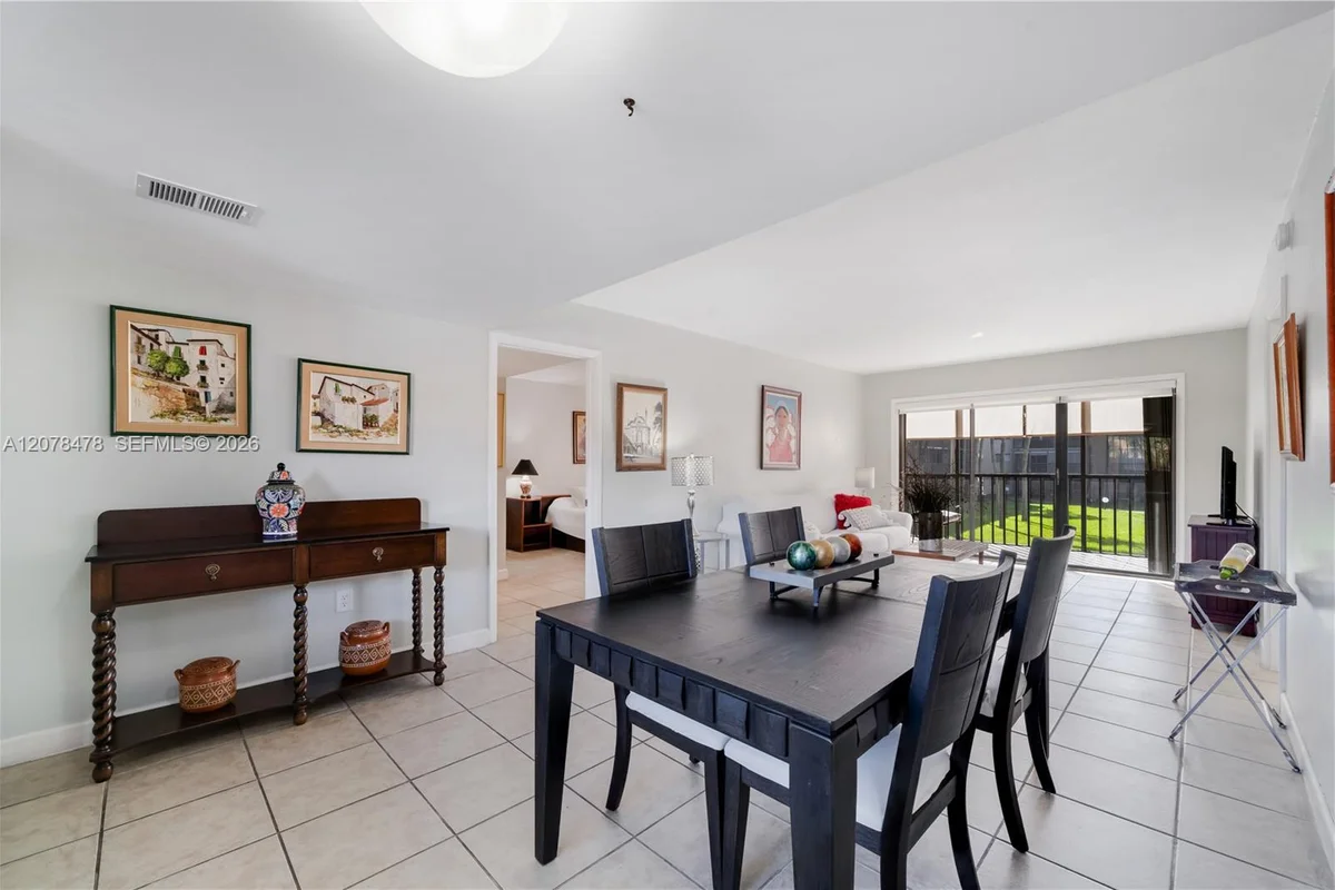 8415 SW 107th Ave #258W, Miami: photo 1 of 34