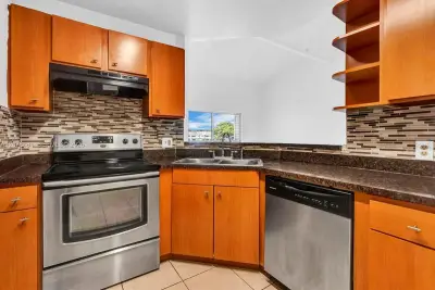 3449 NW 44th St #205, Oakland Park: photo 1 of 28