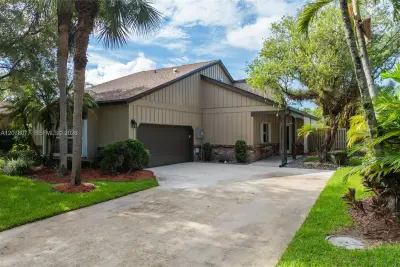 6526 Windsor Dr, Parkland: photo 1 of 41