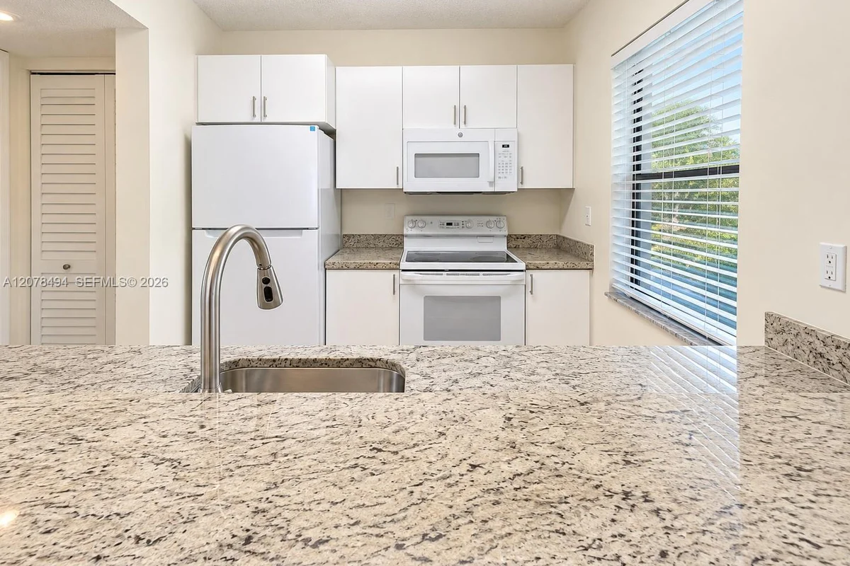 3396 Foxcroft Rd #316, Miramar: photo 1 of 19
