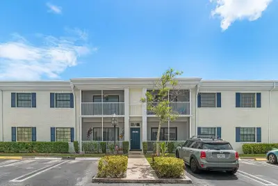 120 Cypress Club Dr #231, Pompano Beach: photo 1 of 37