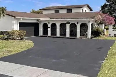 2320 NW 30th Way, Fort Lauderdale: photo 1 of 14
