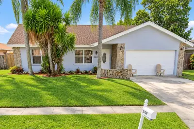 2707 Starwood Cir, West Palm Beach: photo 1 of 12