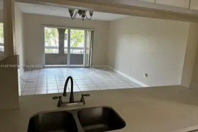 7830 Camino Real #K310, Miami: photo 1 of 11