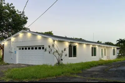 27501 SW 162nd Ct, Homestead: photo 1 of 4