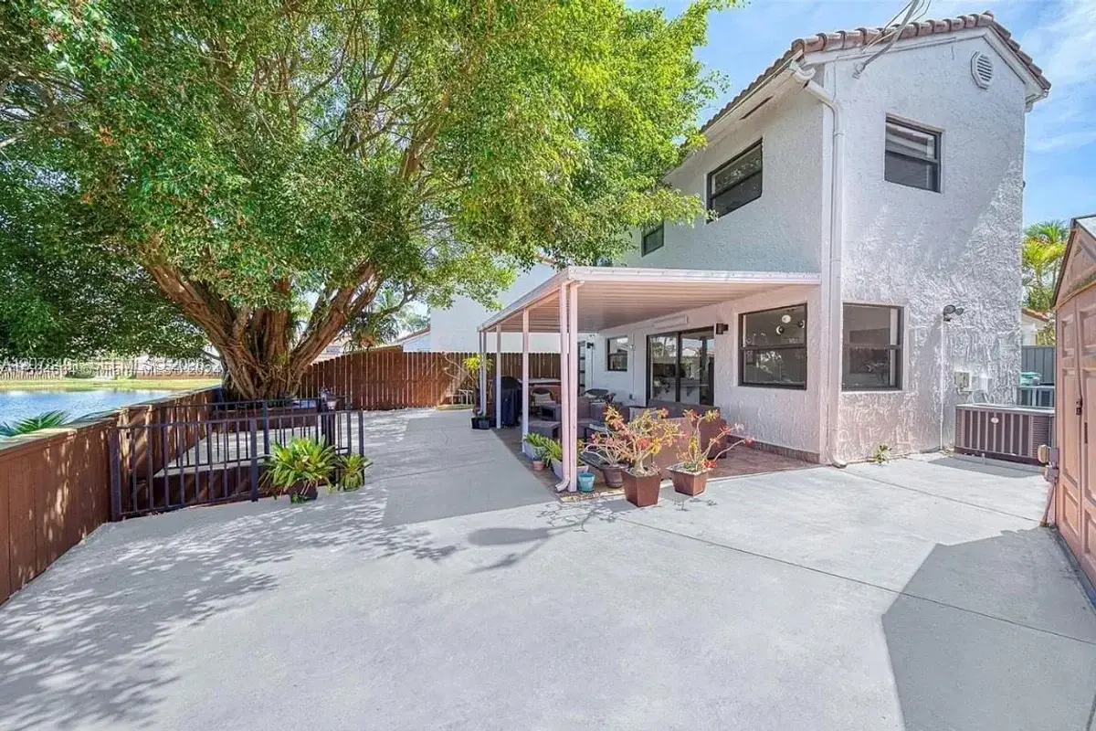 13267 SW 9th Ln, Miami: photo 1 of 32