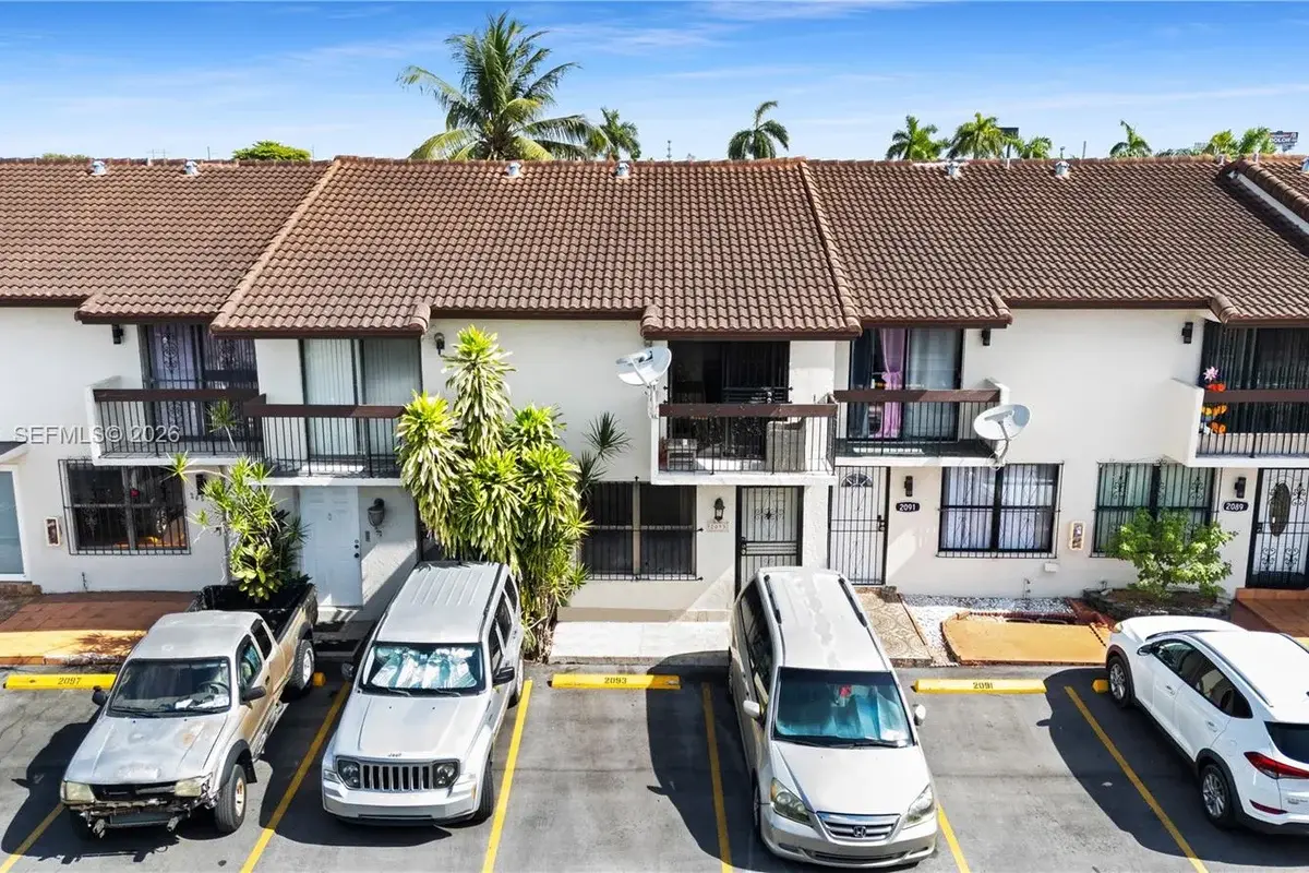 2093 W 54th Ter #38, Hialeah: photo 1 of 21