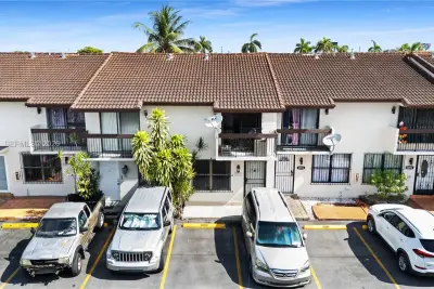 2093 W 54th Ter #38, Hialeah: photo 1 of 21