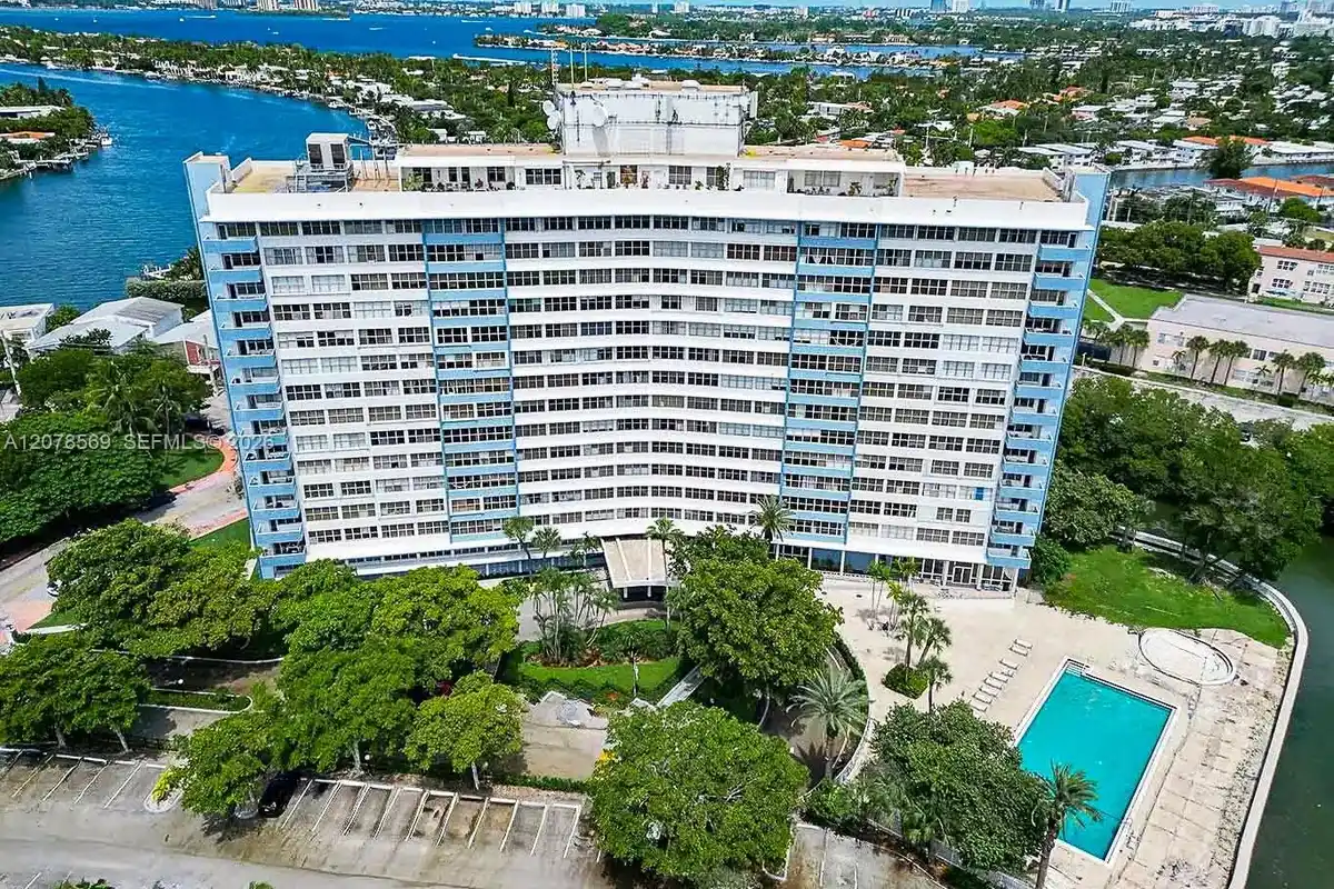 7441 Wayne Ave #1R, Miami Beach: photo 1 of 30