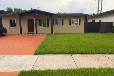 4011 SW 28th St, West Park: photo 1 of 8