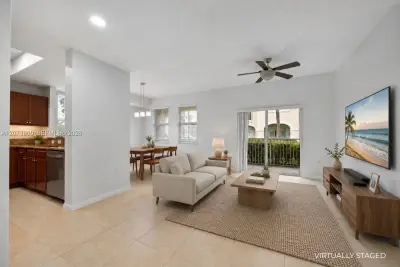 11503 NW 89th St #101, Doral: photo 1 of 49