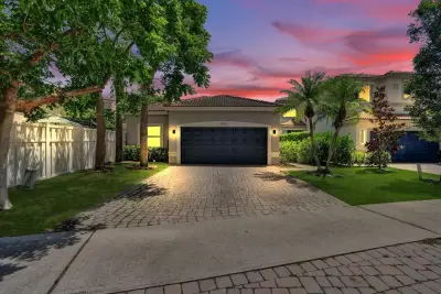 3932 NW 62nd Ct, Coconut Creek: photo 1 of 48