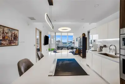 851 NE 1st Ave #1408, Miami: photo 1 of 46