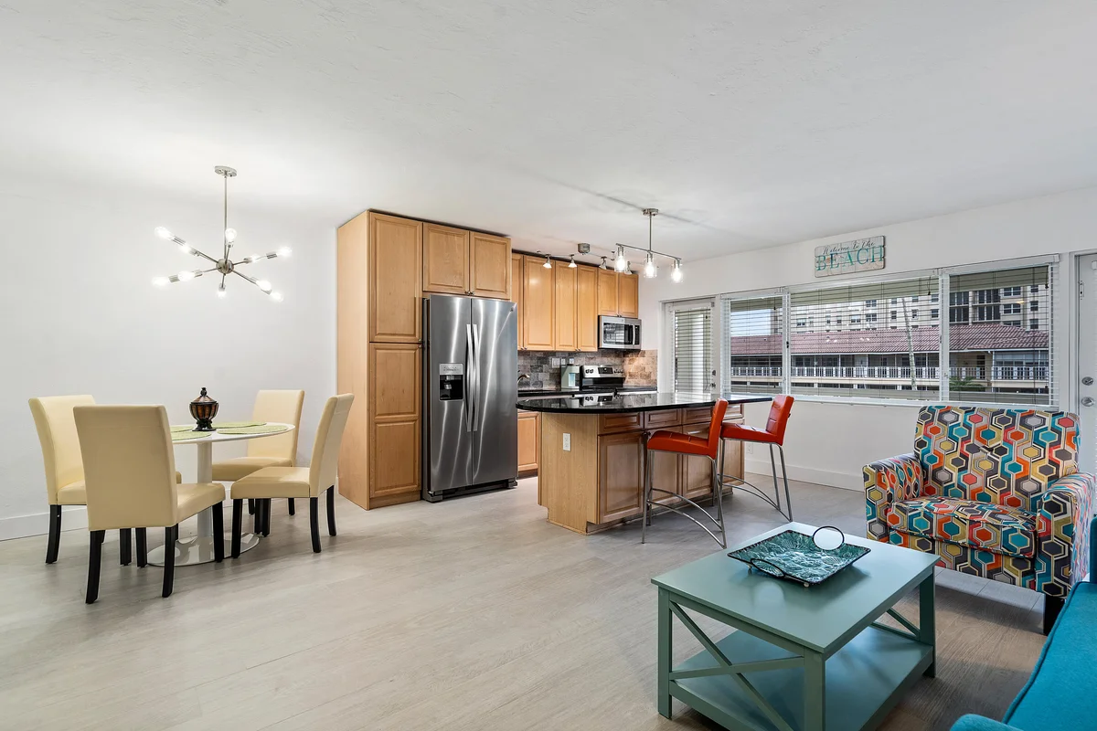 2881 NE 32nd St #220, Fort Lauderdale: photo 1 of 35