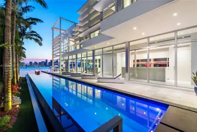 440 S Hibiscus Dr, Miami Beach: photo 1 of 67
