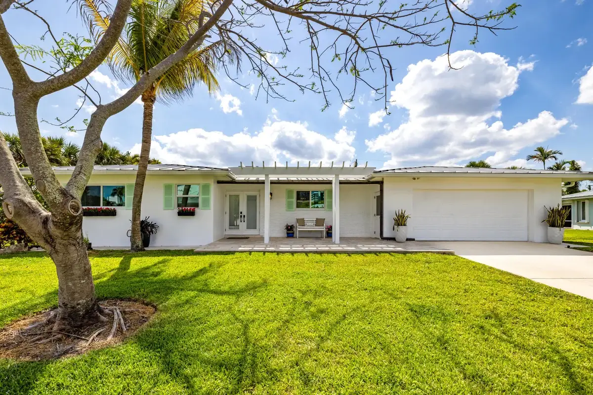 461 Apollo Dr, Juno Beach: photo 1 of 34