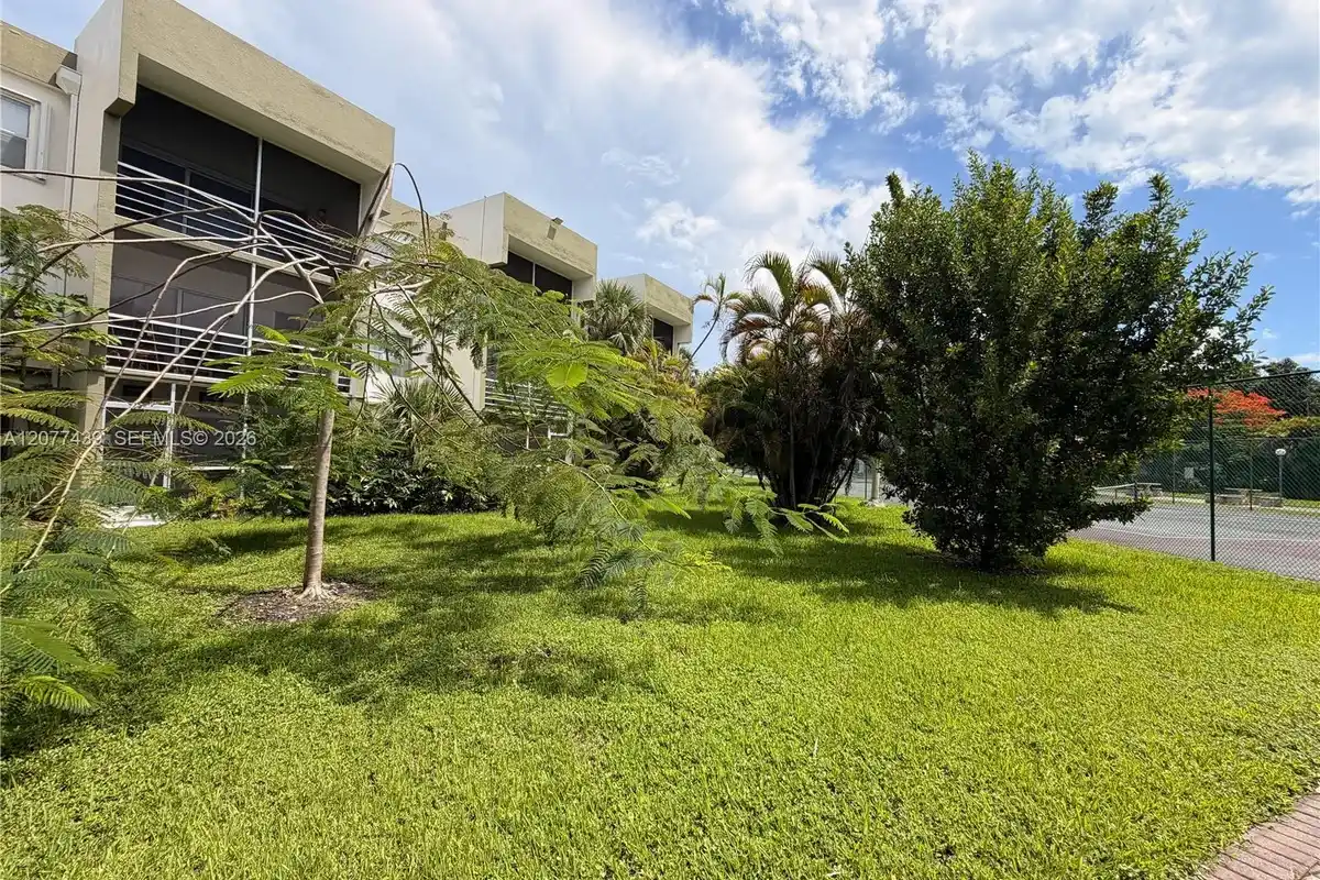 4235 N University Dr #103, Sunrise: photo 1 of 20